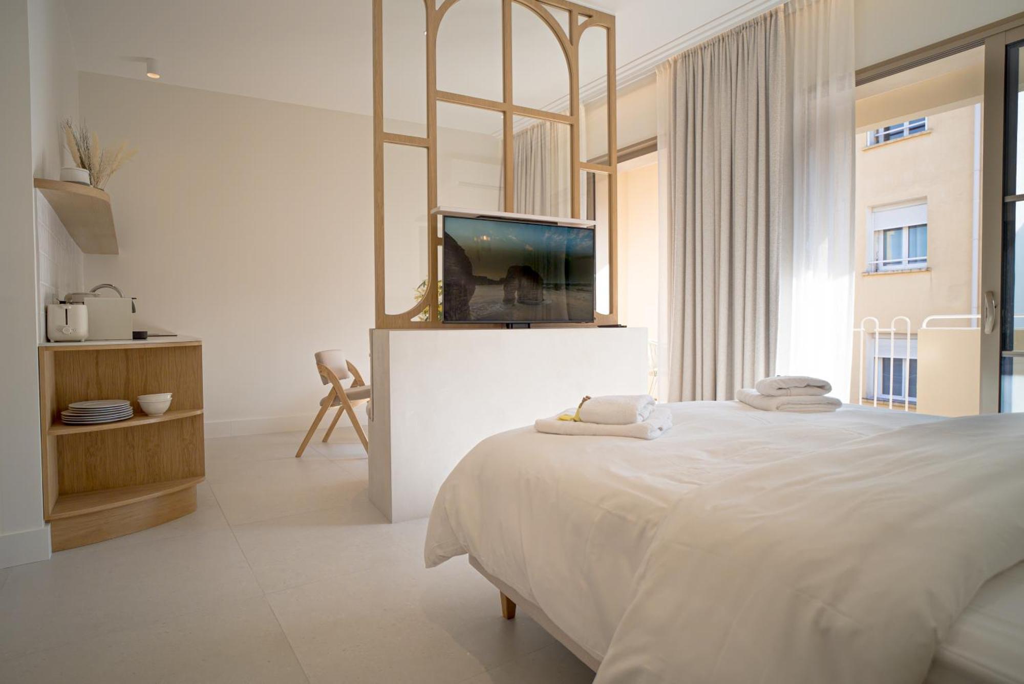 Studios Raffines Avec Terrasses - Plages, Ville Et Gare A Pied - Maison Raphael Saint-Raphaël Eksteriør bilde