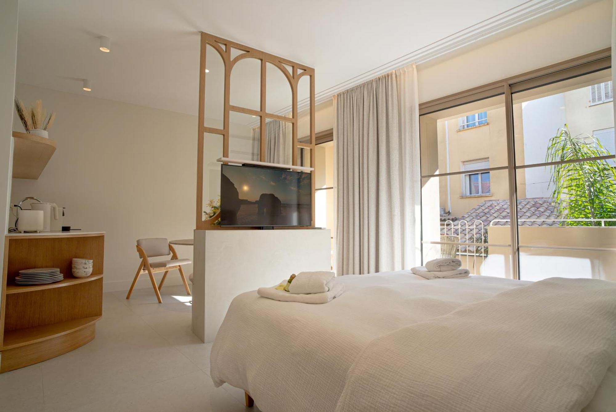 Studios Raffines Avec Terrasses - Plages, Ville Et Gare A Pied - Maison Raphael Saint-Raphaël Eksteriør bilde