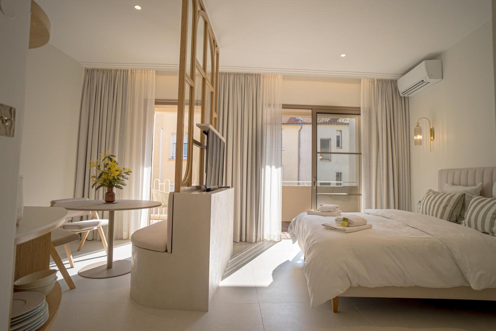 Studios Raffines Avec Terrasses - Plages, Ville Et Gare A Pied - Maison Raphael Saint-Raphaël Eksteriør bilde